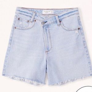 Abercrombie cross over shorts